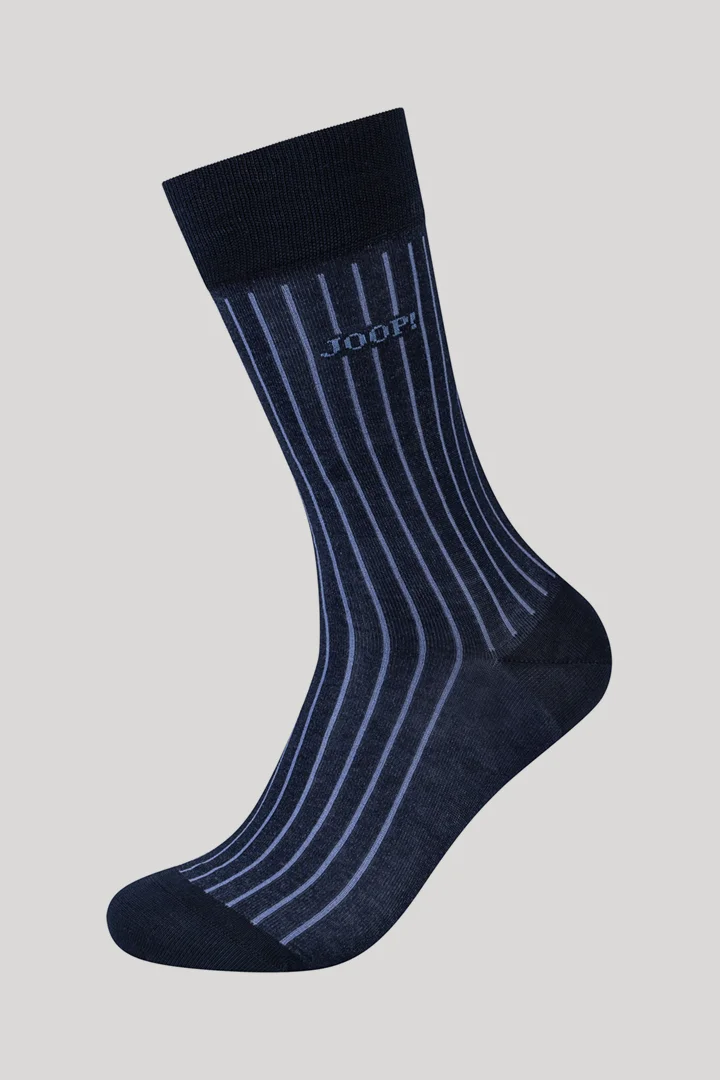 Leads to product detail page "2-pack of men's premium socks in navy/navy stripes"