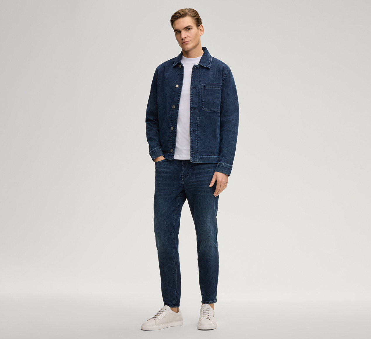 JOOP! präsentiert das Produkt Overshirt Jazy in Navy aus der Kategorie Jeans