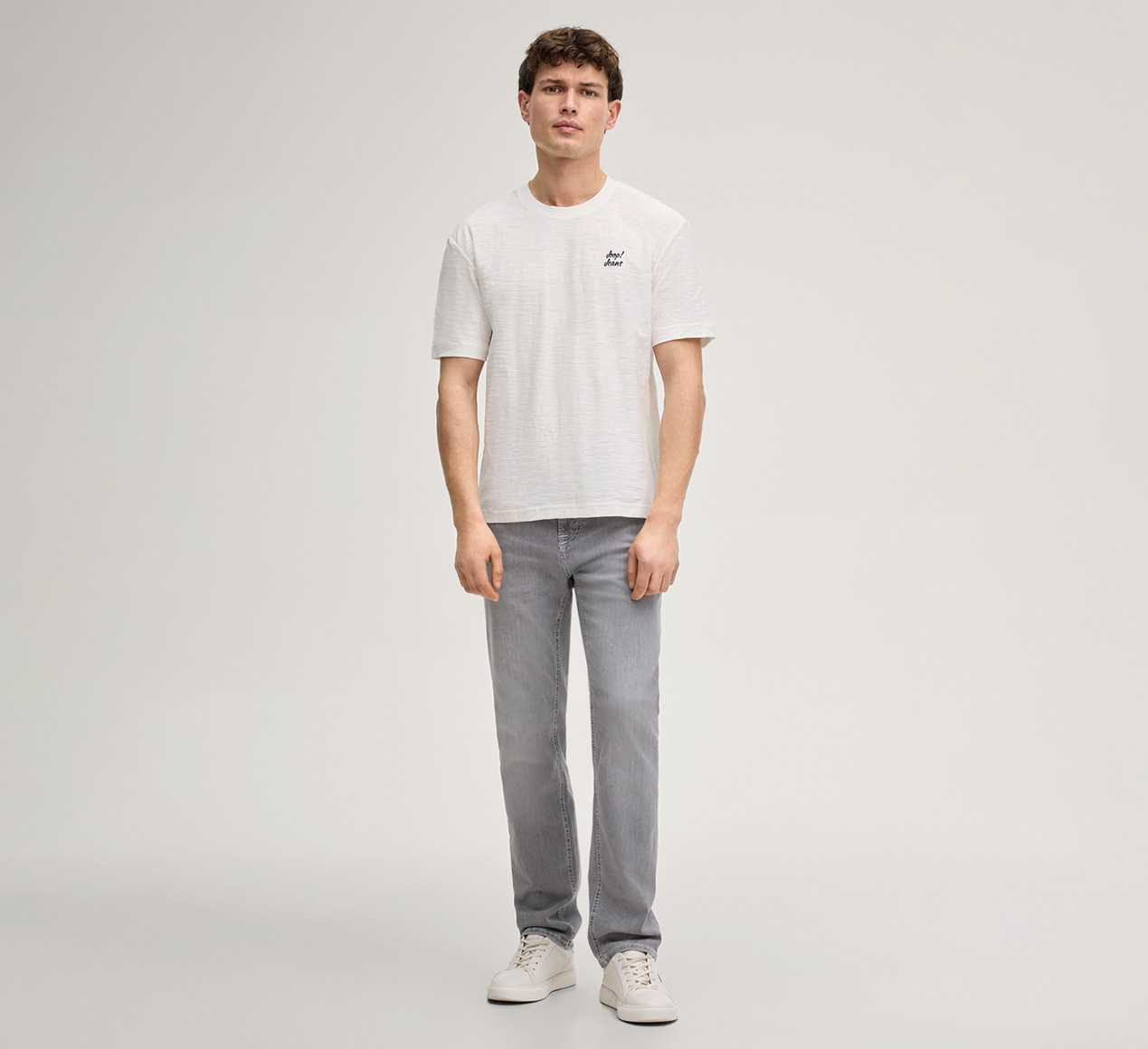 JOOP! präsentiert das Produkt T-Shirt Mauii in Offwhite aus der Kategorie T-Shirts & Sweats