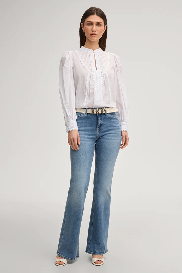 Führt zu Produktdetailseite „Bluse Bionda in Weiß"