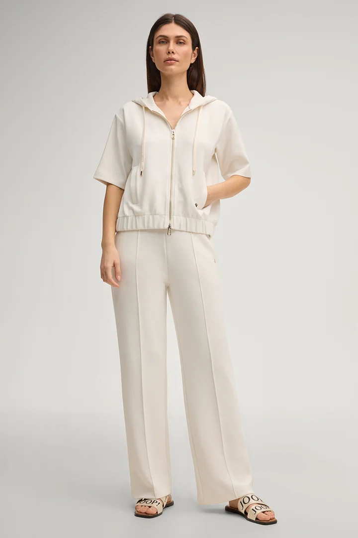 Führt zu Produktdetailseite „Sweatjacke Thérèse in Offwhite"