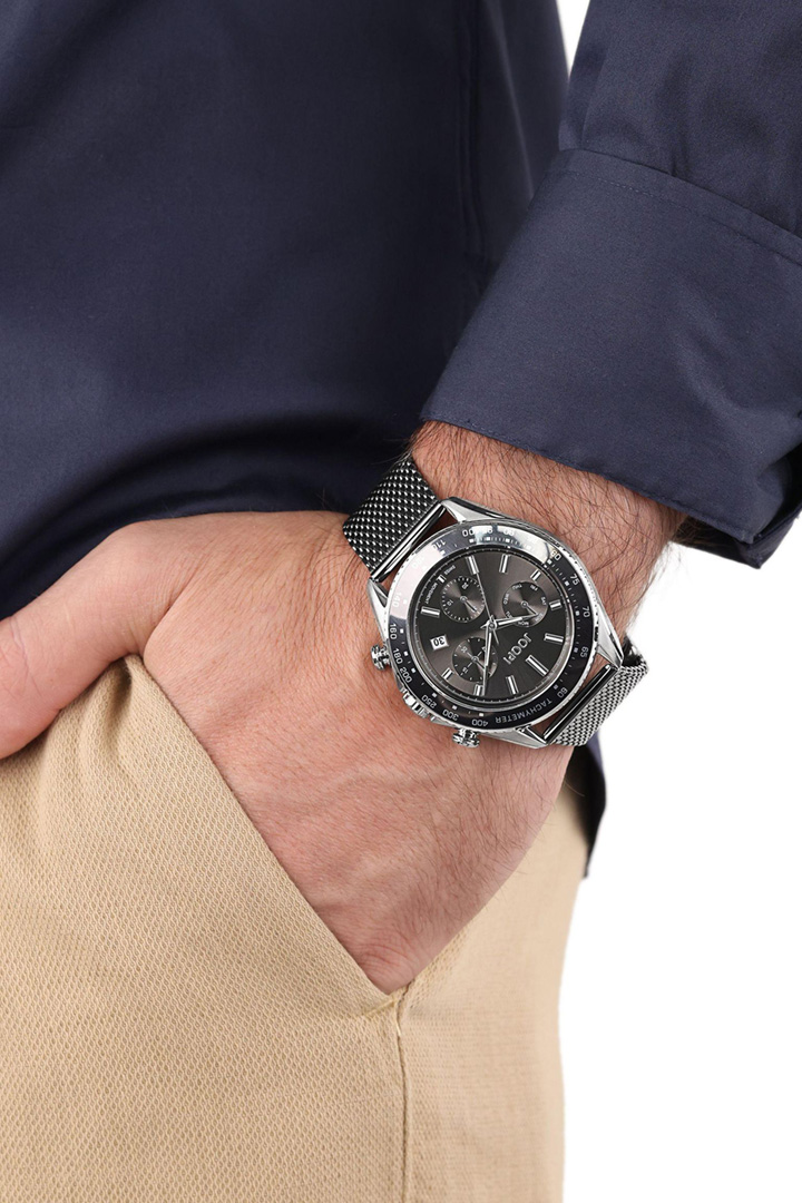 Führt zu Produktdetailseite „Chronograph in Silber/Dunkelgrau"