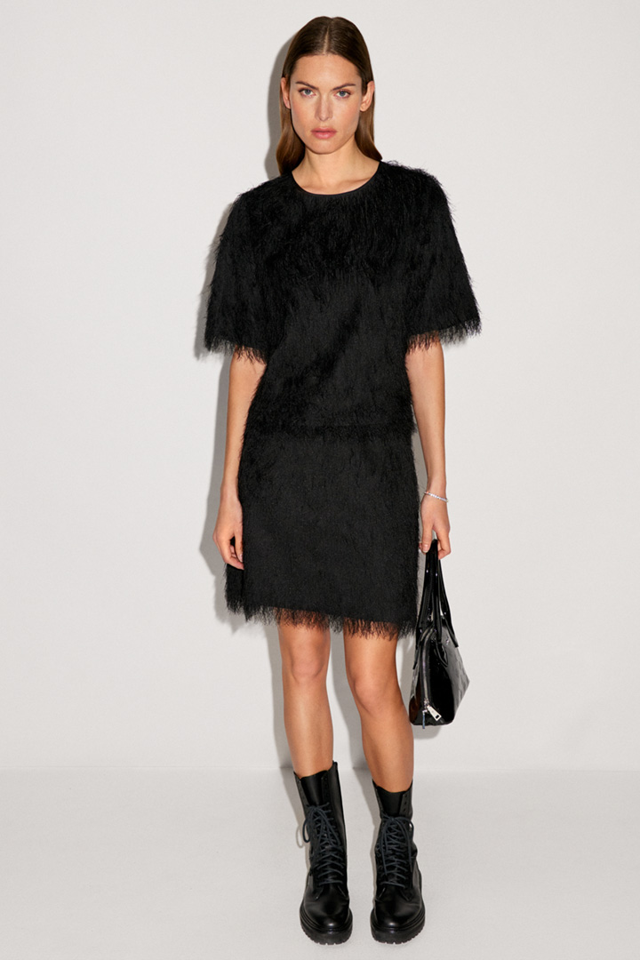 Leads to look detail page “Shop the Look”