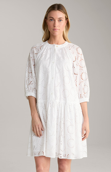 Embroidered dress in white