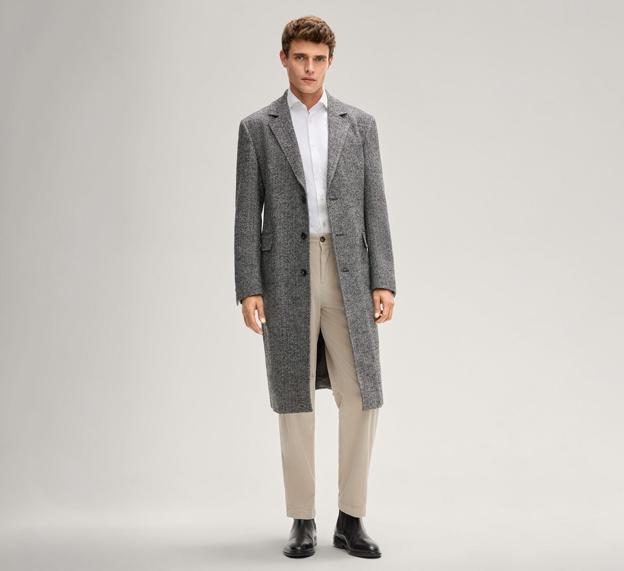 JOOP! präsentiert das Produkt Mantel Brightons in Anthrazit Fischgrat aus der Kategorie Mäntel