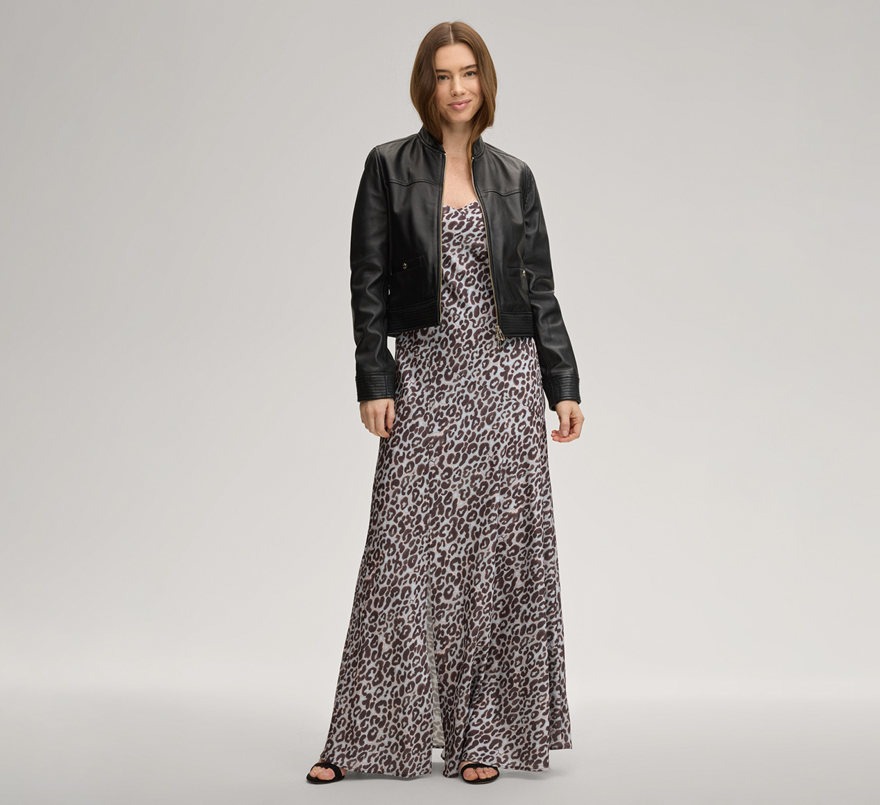 JOOP! präsentiert das Produkt Satinkleid Delci in Hellblau/Braun aus der Kategorie Kleider & Röcke