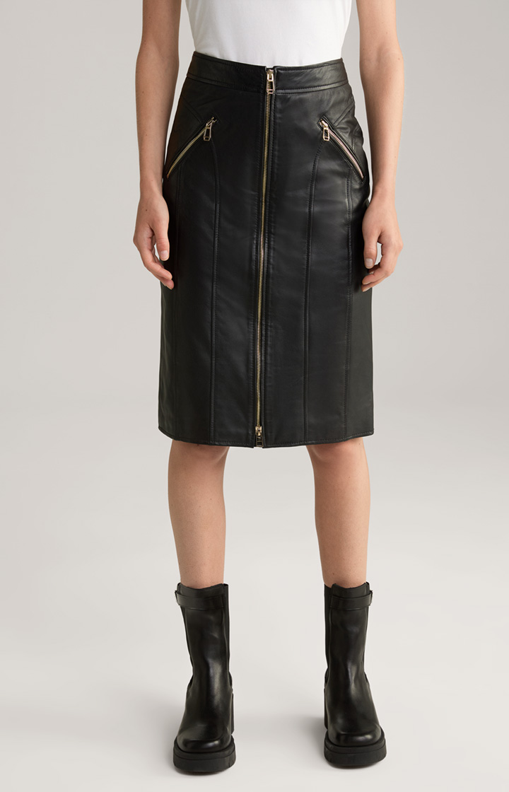 Leather Skirt in Black