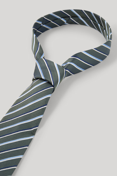Krawatte in Grün gestreift