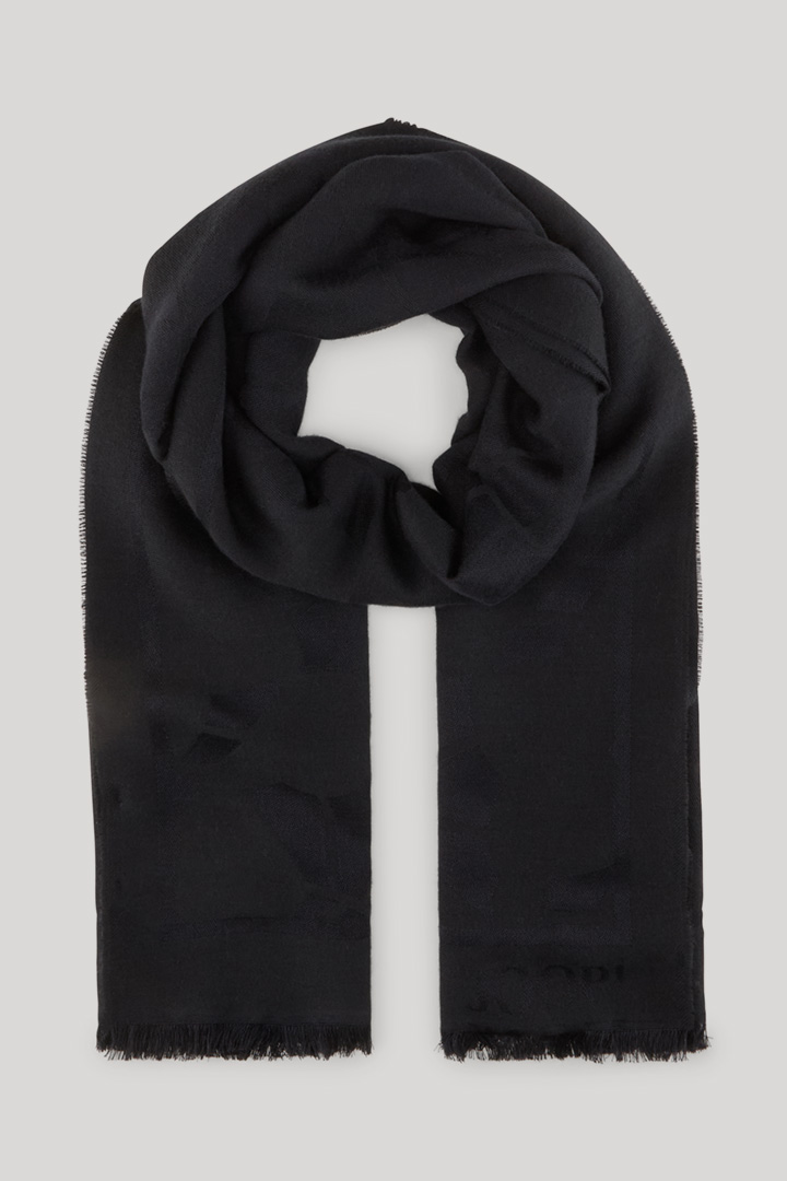 Leads to product detail page "Felizian Scarf in a Black Pattern"