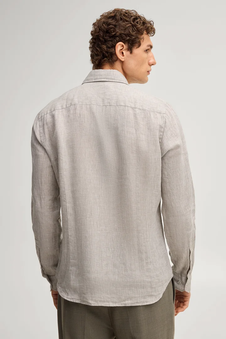 Leads to product detail page "Pai Linen Shirt in khaki"