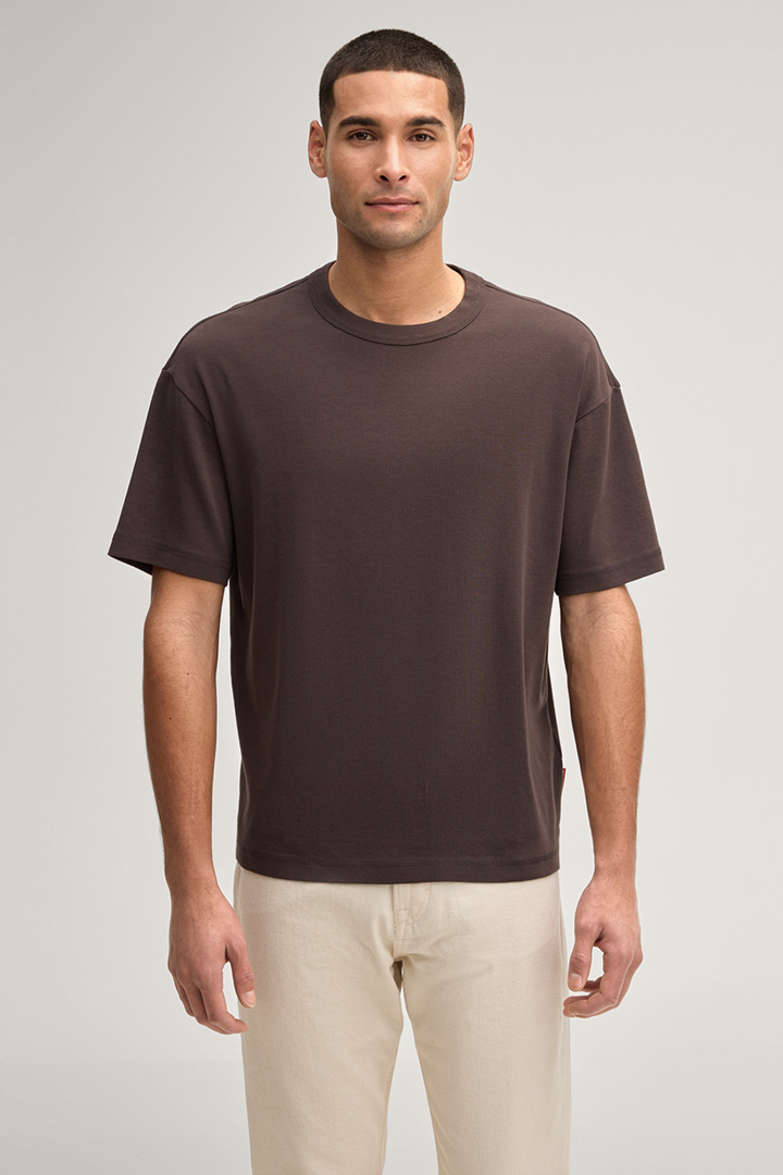 Leads to product detail page "Ciarlan T-shirt in dark brown"