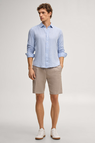 Leads to product detail page "Mike Linen-Blend Shirt in light blue"