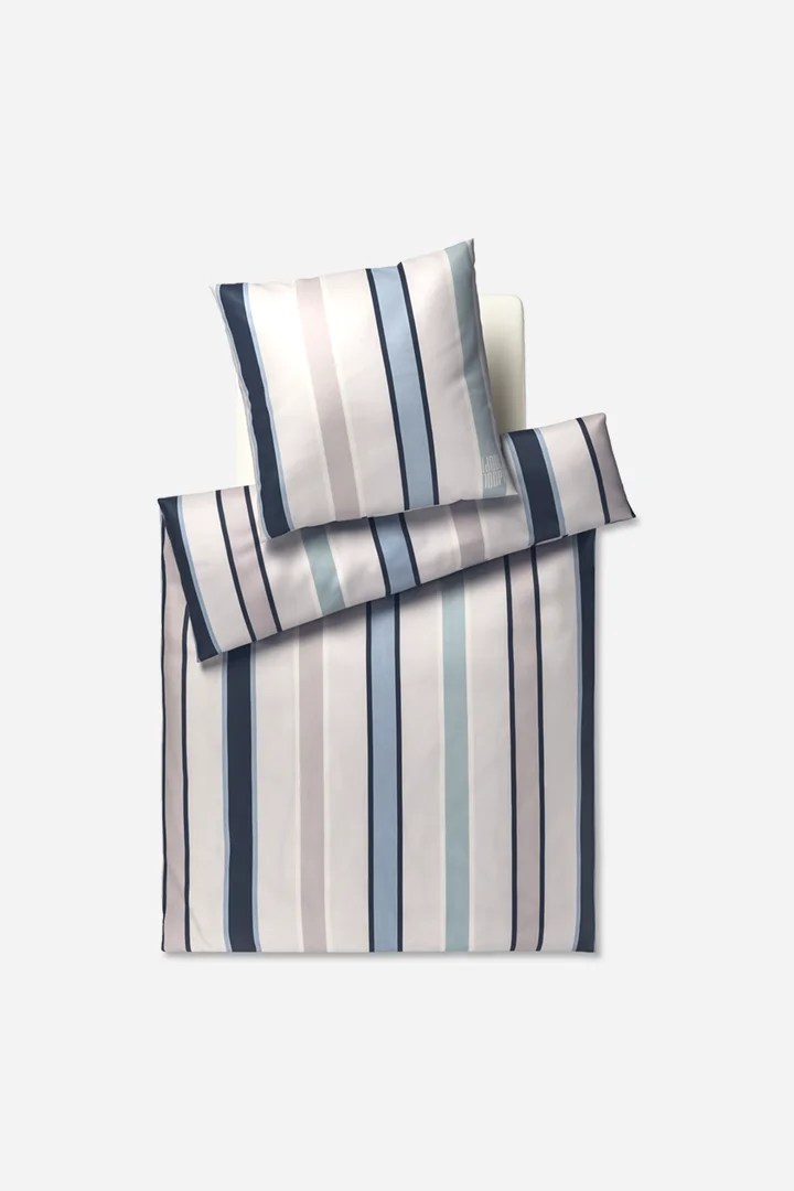 Leads to product detail page "Joop! banks bed linen, ocean"