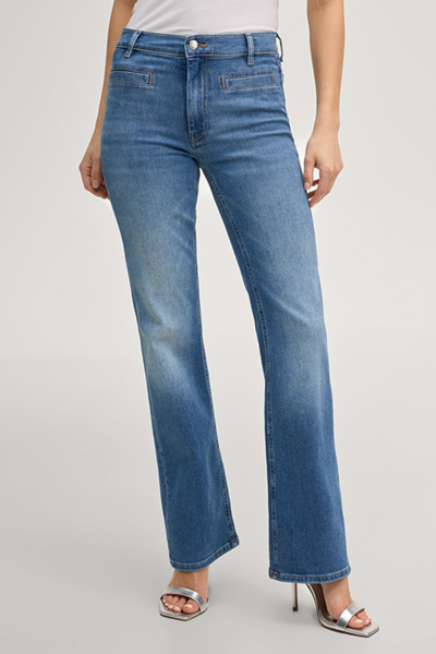 Boocut jeans Elfi in mid blue denim, high waist