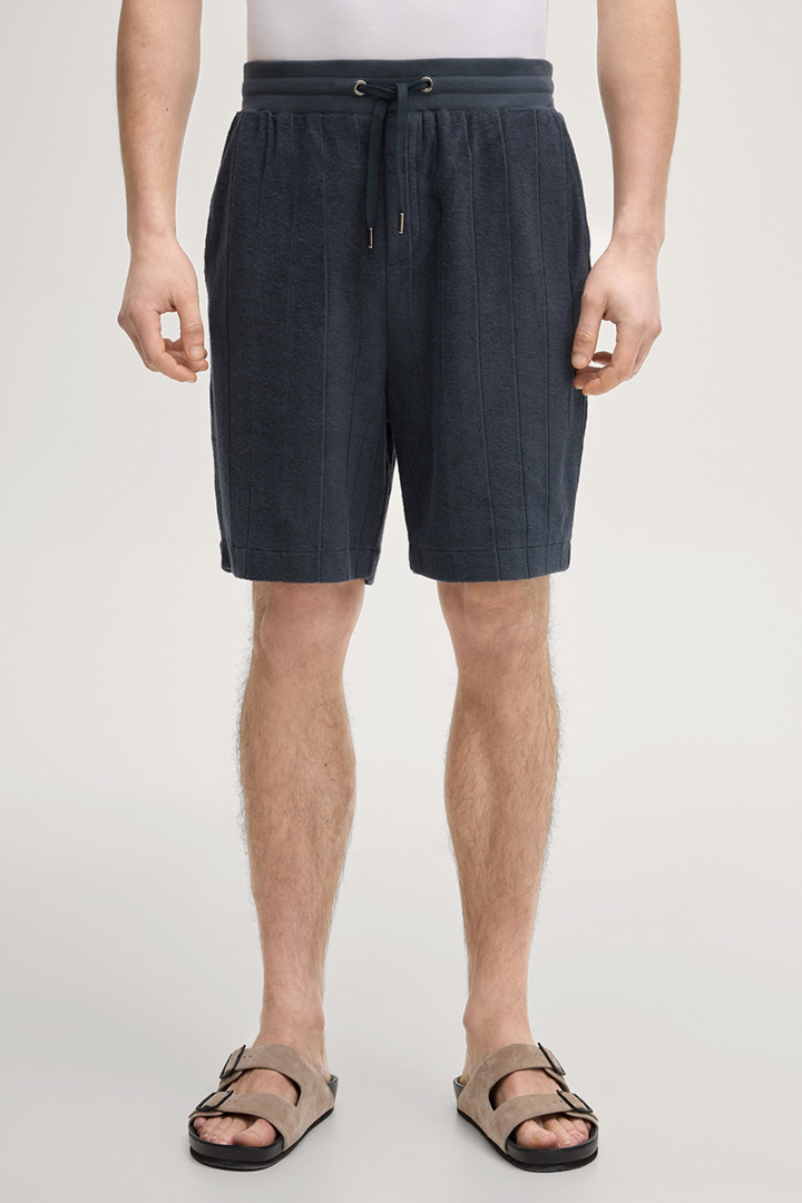 Führt zu Produktdetailseite „Sweatshorts Wana in Navy gestreift"