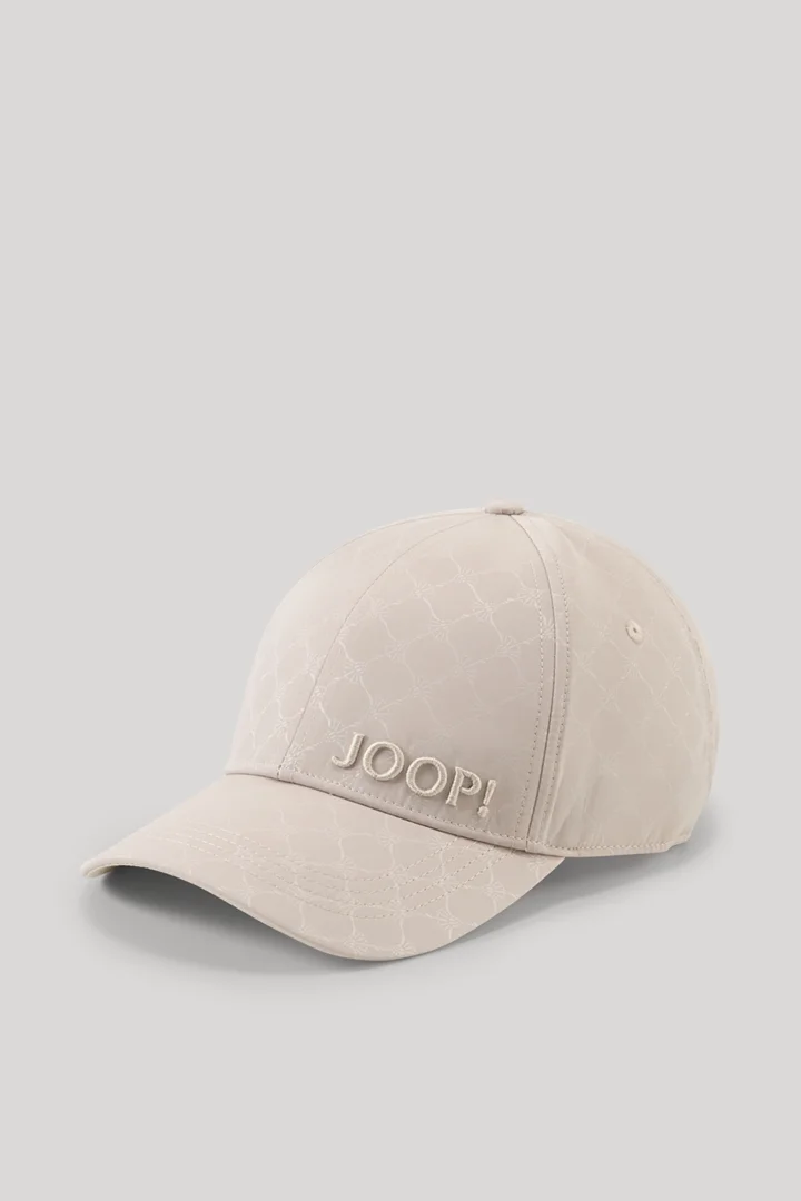 Leads to product detail page "Cap Mario in beige cornflower"