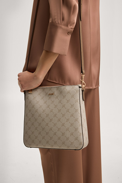 Leads to product detail page "Mazzolino Jasmina shoulder bag in cream cornflower"