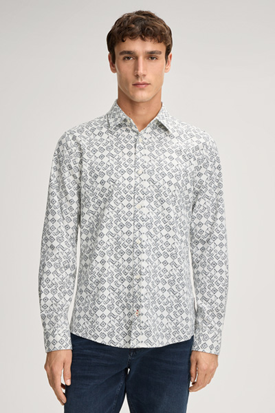 Hanson Shirt in a White/Blue Pattern