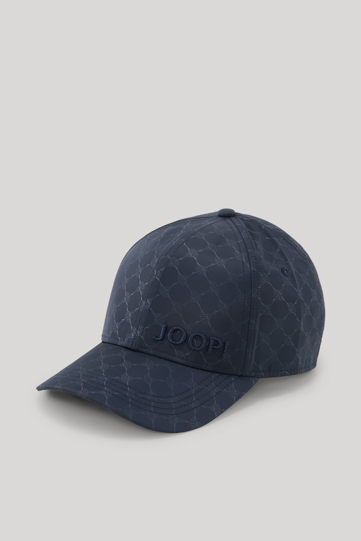 Leads to product detail page "Mario Cornflower Cap in Navy"