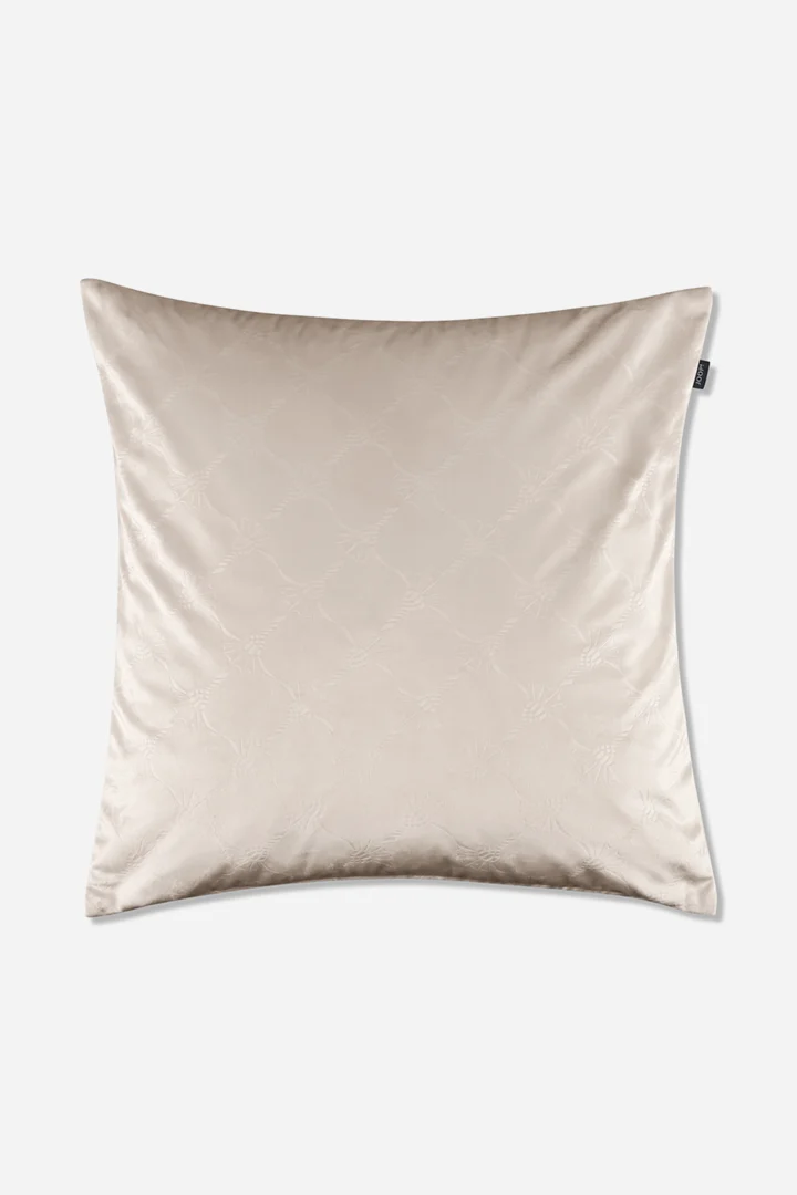 Leads to product detail page "Decorative cushion"