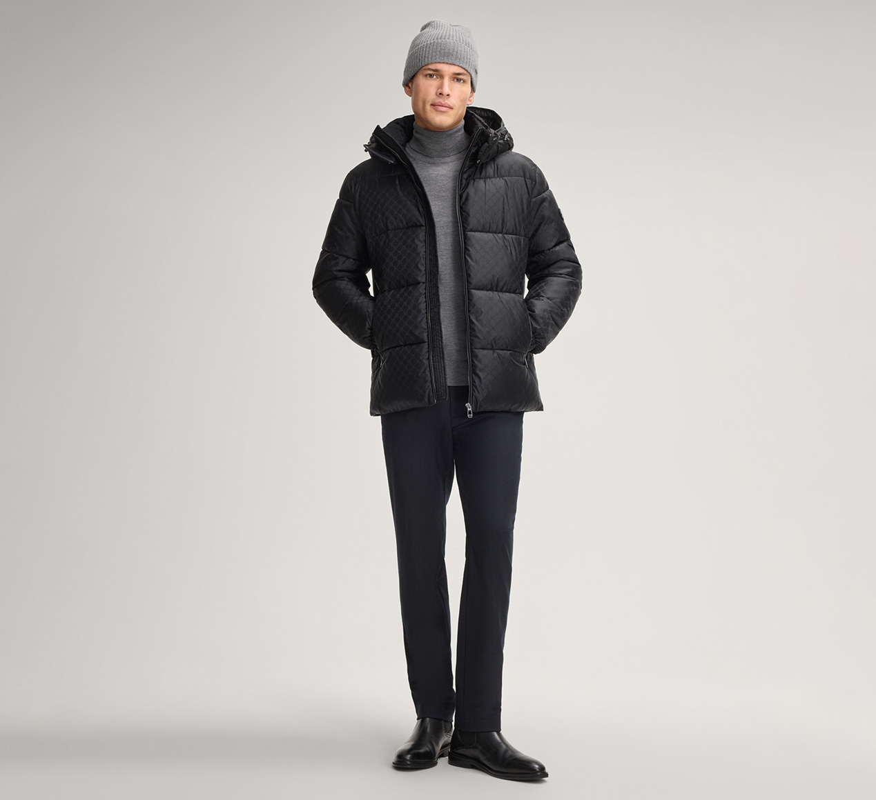 JOOP! präsentiert das Produkt Cornflower-Steppjacke Ambro in Schwarz glänzend aus der Kategorie Jacken