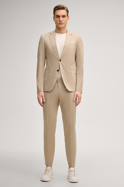Herby-Blayr suit in light beige