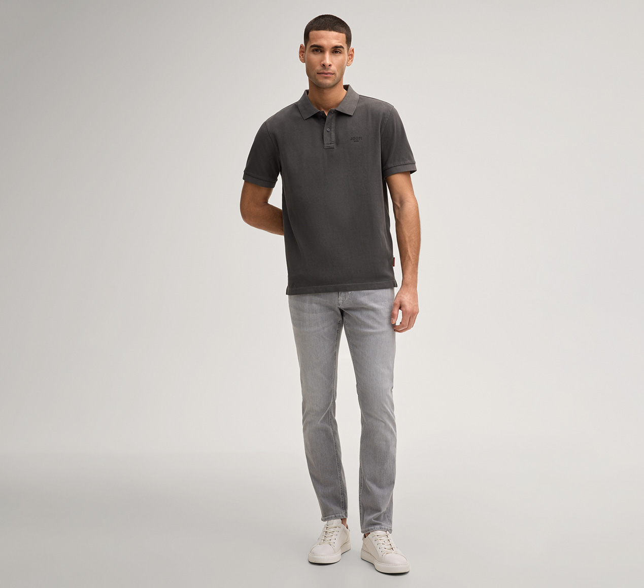 JOOP! präsentiert das Produkt Poloshirt Ambrosian in Schwarz aus der Kategorie Poloshirts