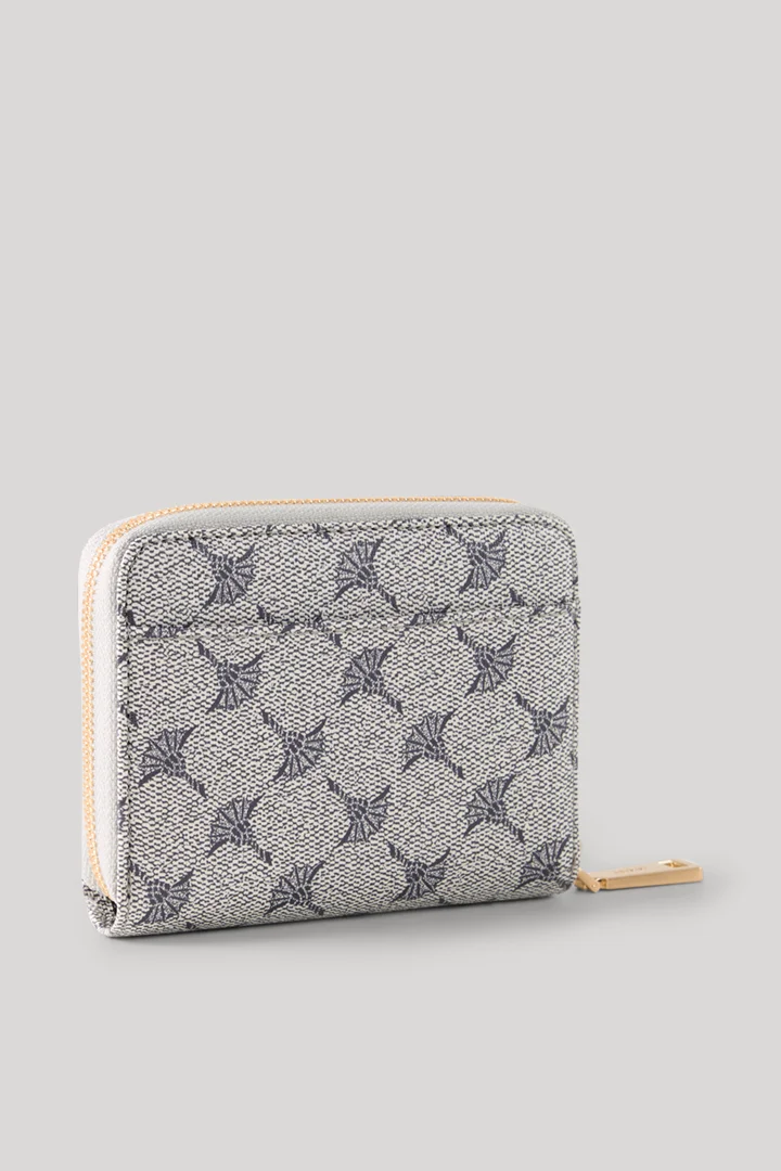 Leads to product detail page "null"