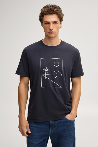 Leads to product detail page "Makoa T-shirt in navy"