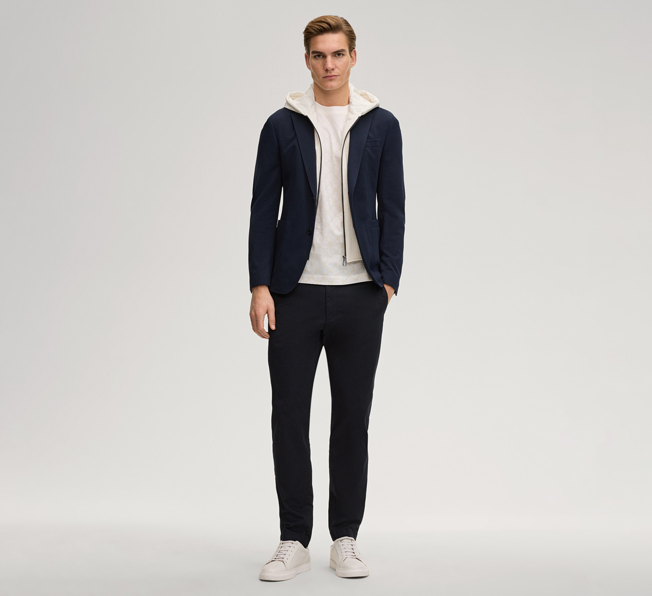 JOOP! präsentiert das Produkt T-Shirt Davison in Offwhite Cornflower aus der Kategorie T-Shirts & Sweats