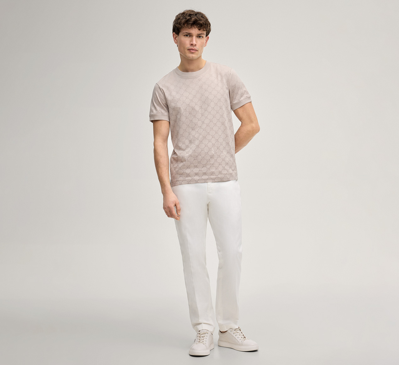 JOOP! präsentiert das Produkt Cornflower T-Shirt Davison in Beige aus der Kategorie T-Shirts & Sweats