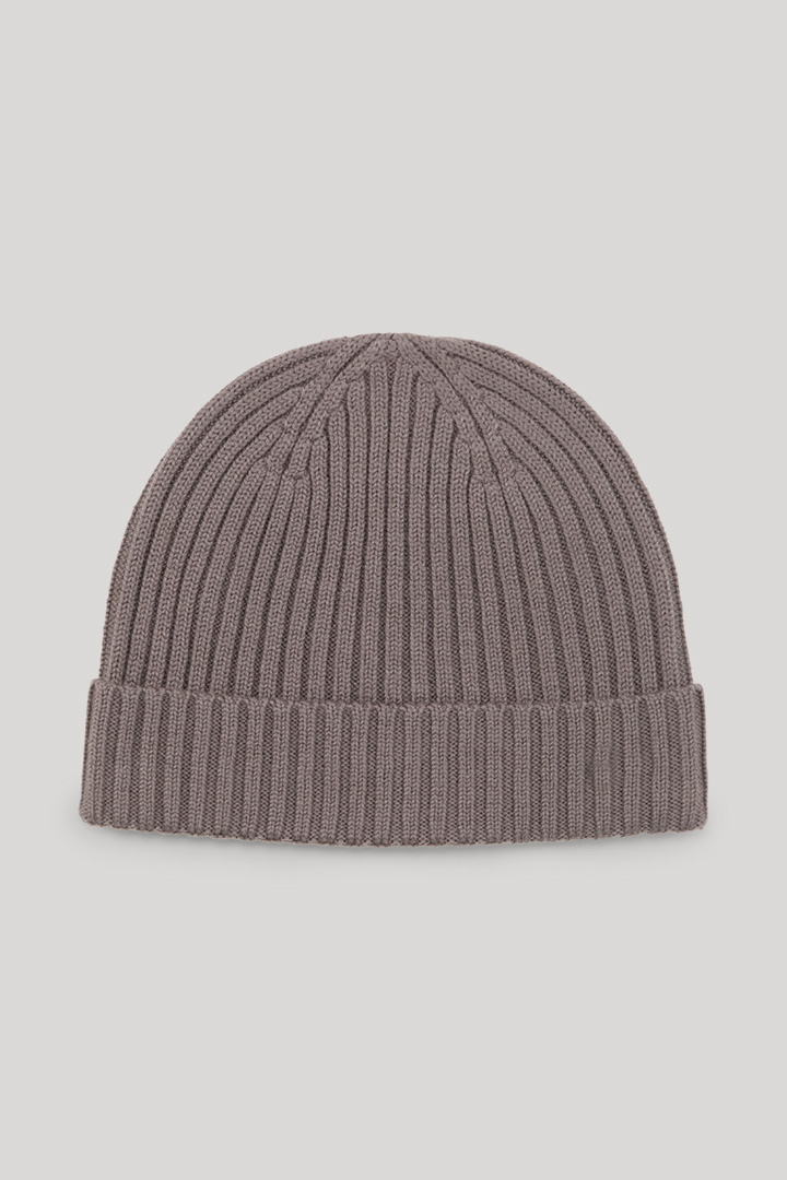 Leads to product detail page "Francis Beanie in Taupe"