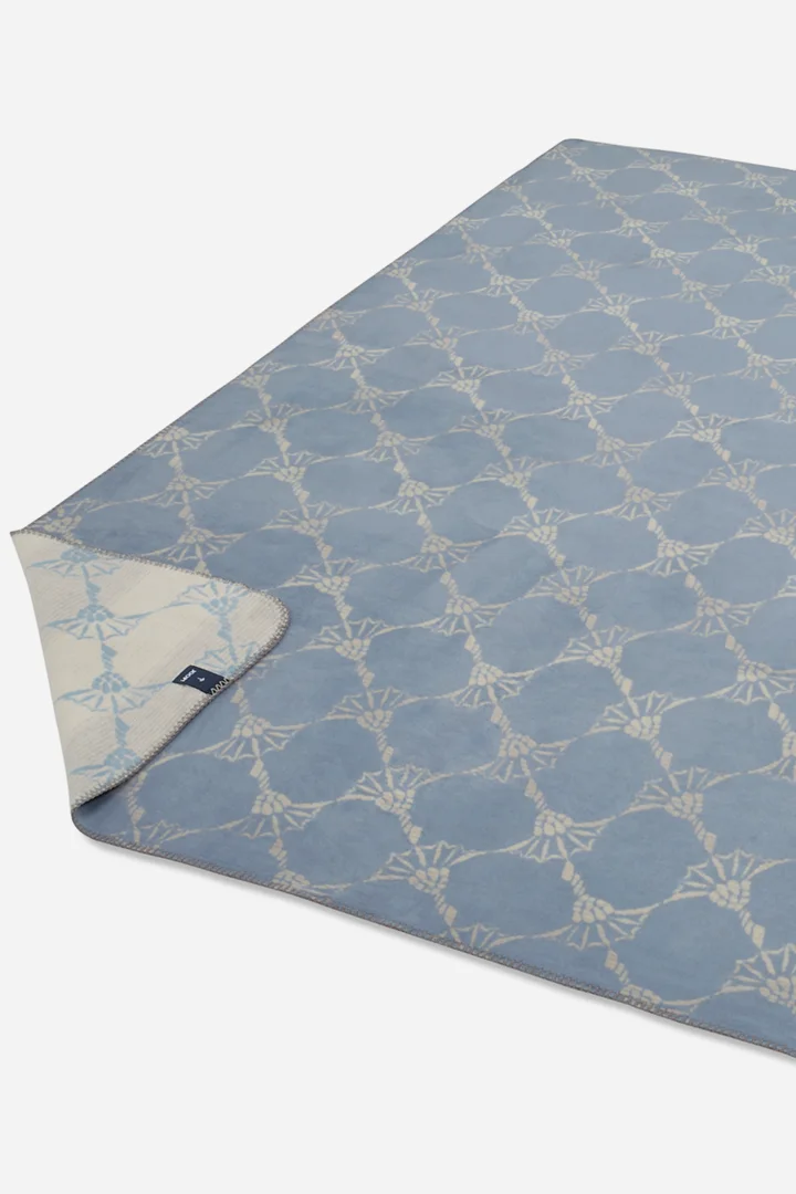 Leads to product detail page "Joop! cornflower throw 150x200 cm, sky blue"