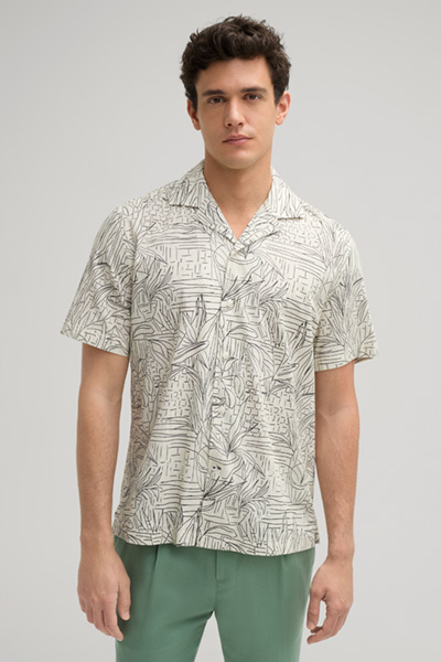 Kawai Short-sleeved Shirt in a Light Beige Pattern