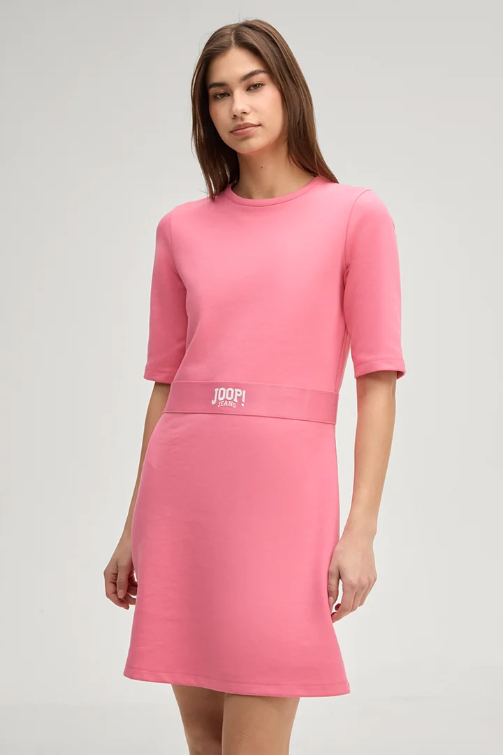 Führt zu Produktdetailseite „Kleid Tri in Pink"