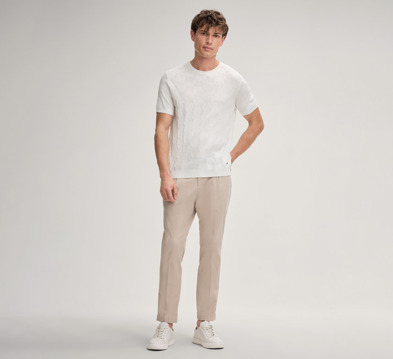 JOOP! präsentiert das Produkt Strick-Shirt Mailon in Offwhite aus der Kategorie T-Shirts & Sweats