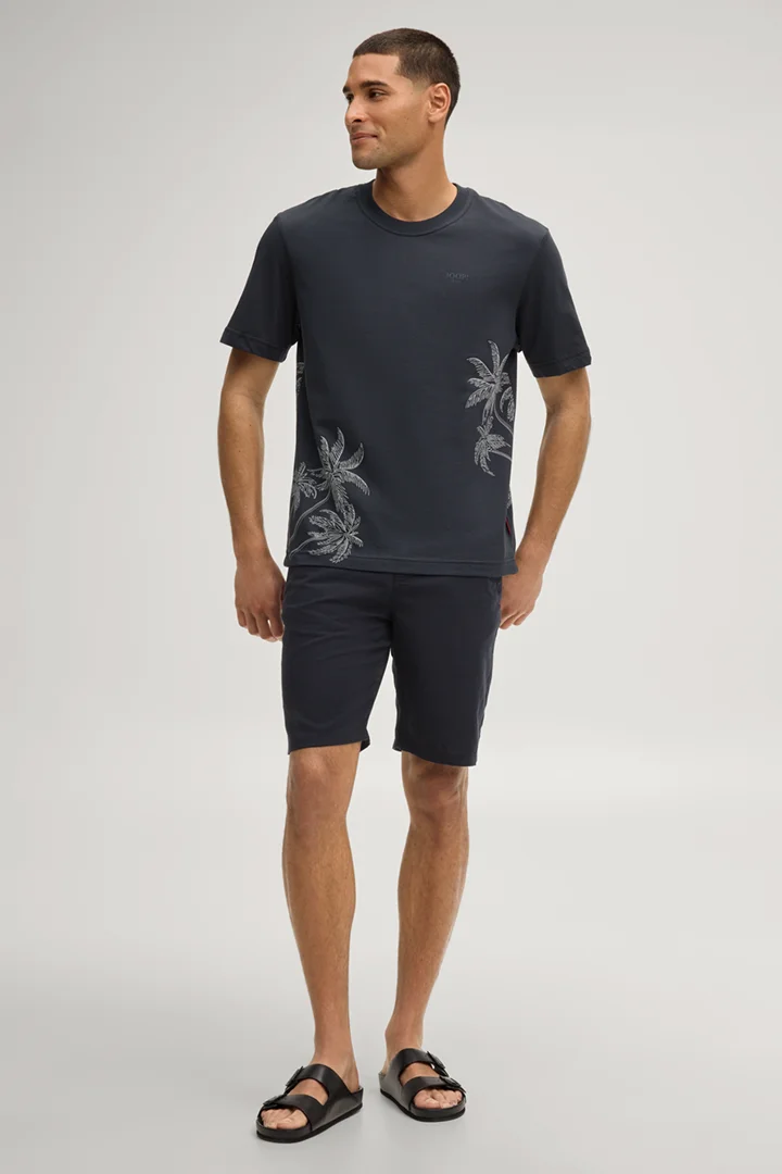 Leads to product detail page "Bermuda shorts Russ in navy"