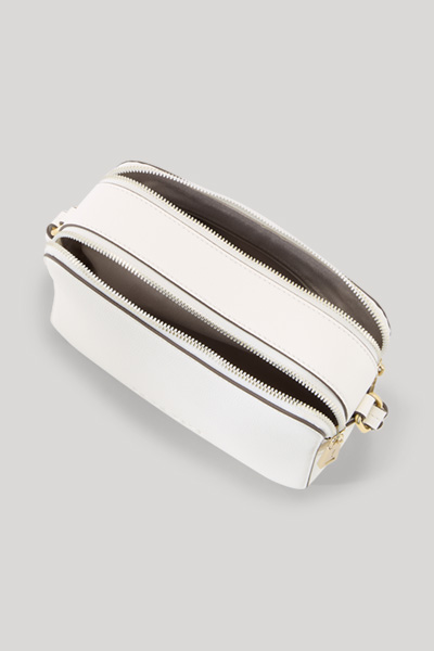 Leads to product detail page "Cuore lettera susan shoulder bag in white"