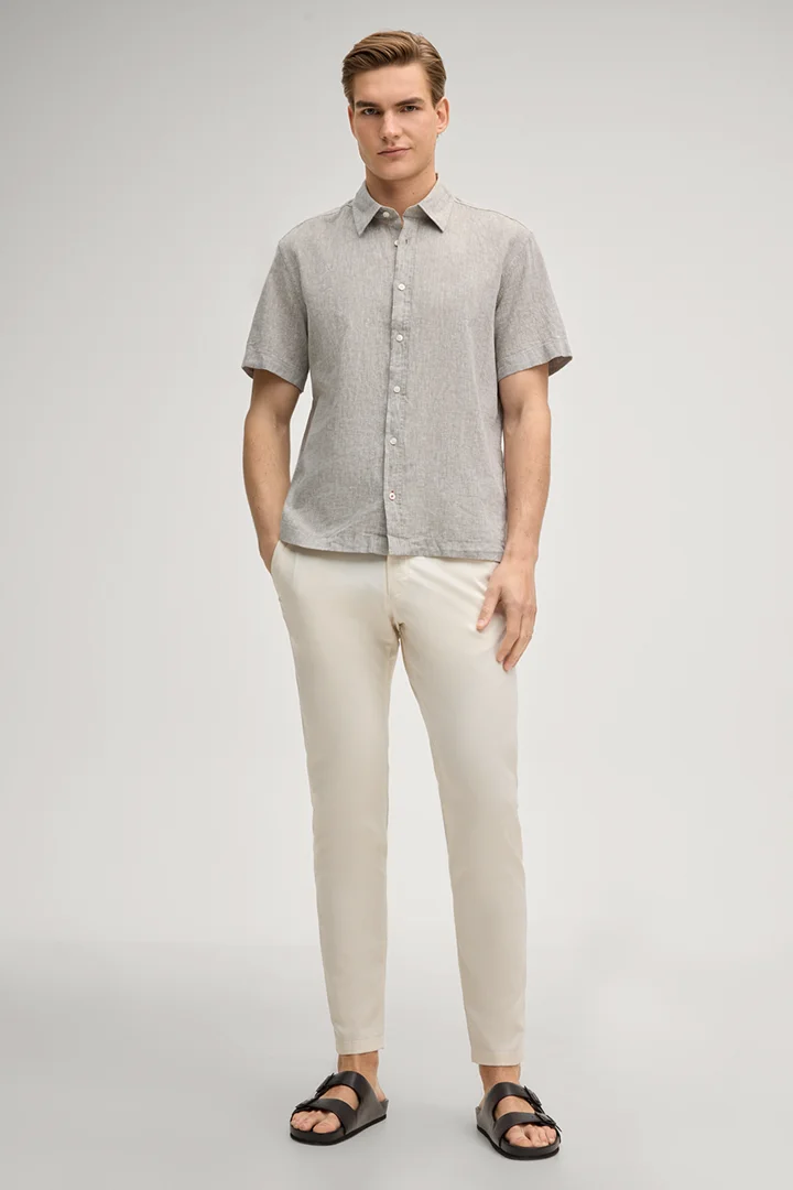 Leads to product detail page "Haris short-sleeved shirt in marl khaki"