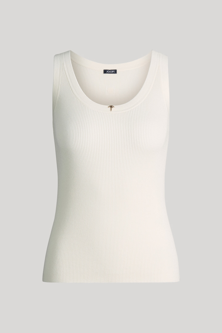 Leads to product detail page "Top Kespi in cream white ribbed"
