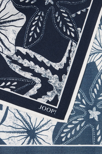 Leads to product detail page "Navy patterned pocket square"