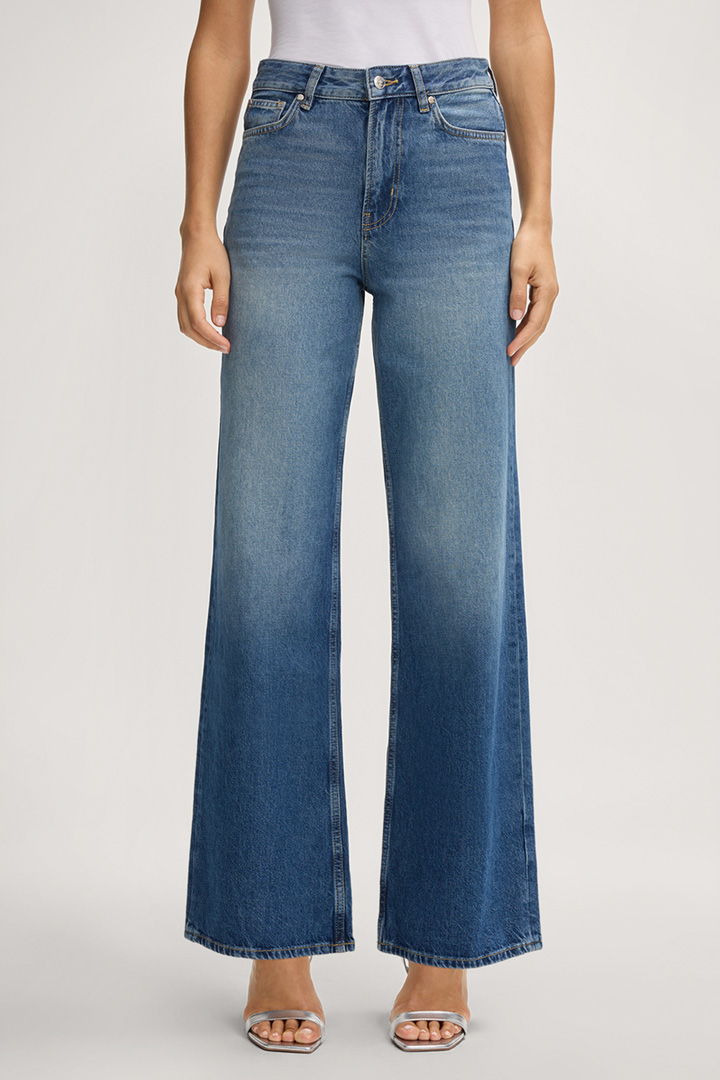Leads to product detail page "Wide Leg Jeans Maila, high waist"
