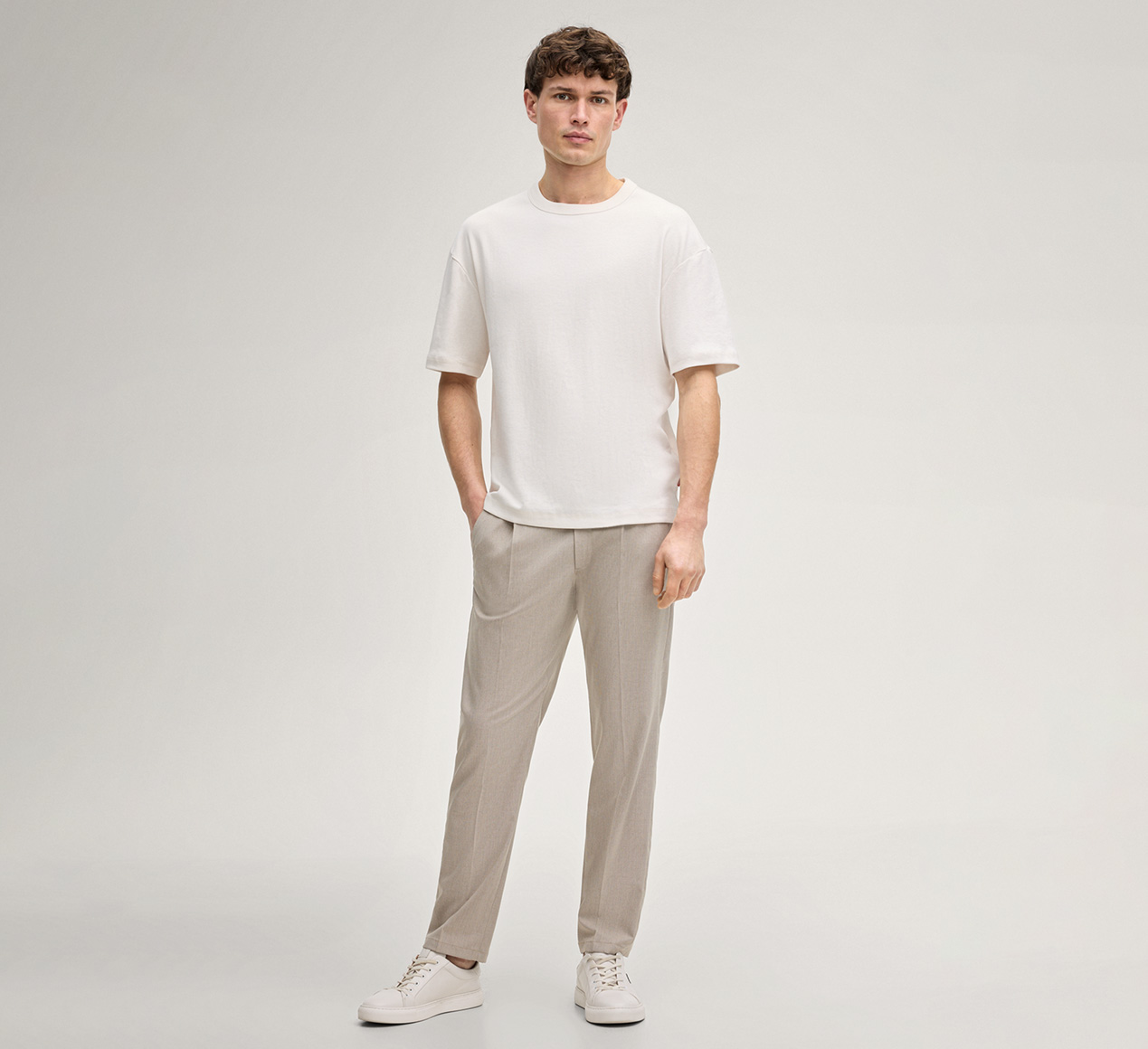JOOP! präsentiert das Produkt Chino Lead in Beige aus der Kategorie Hosen & Chinos