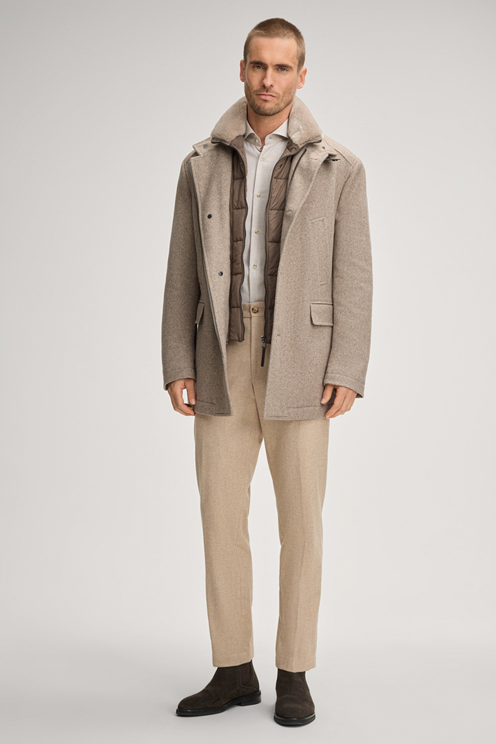 Leads to product detail page "Gary Jacket in Light Brown Marl"