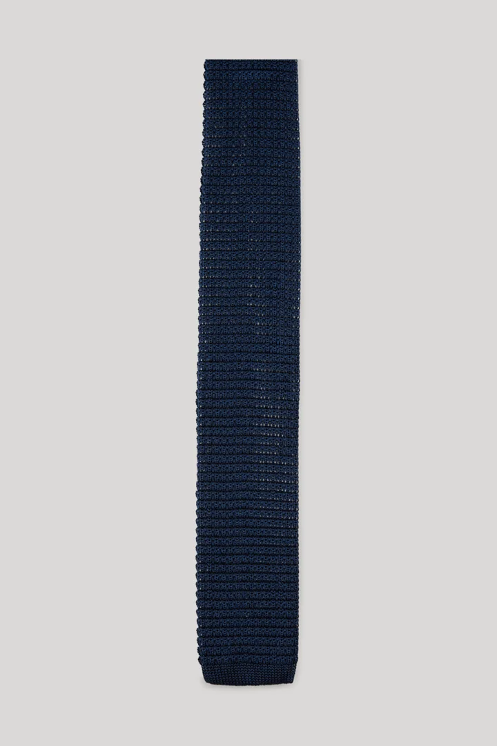 Leads to product detail page "Knitted Tie in Navy"