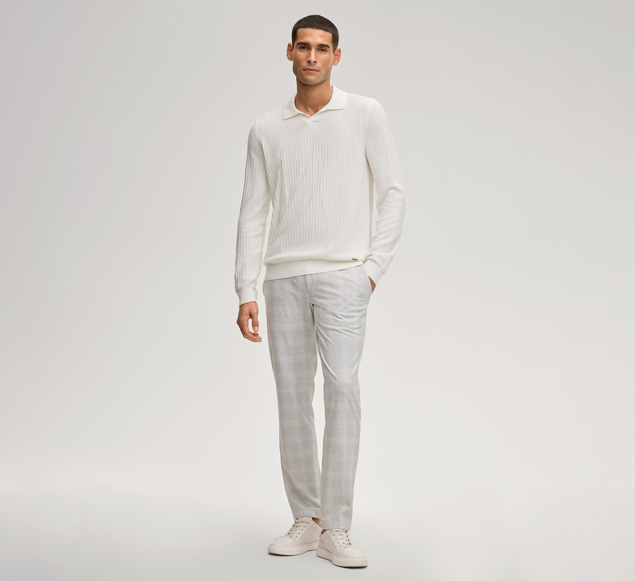 JOOP! präsentiert das Produkt Pullover Galdino in Offwhite gerippt aus der Kategorie Strick