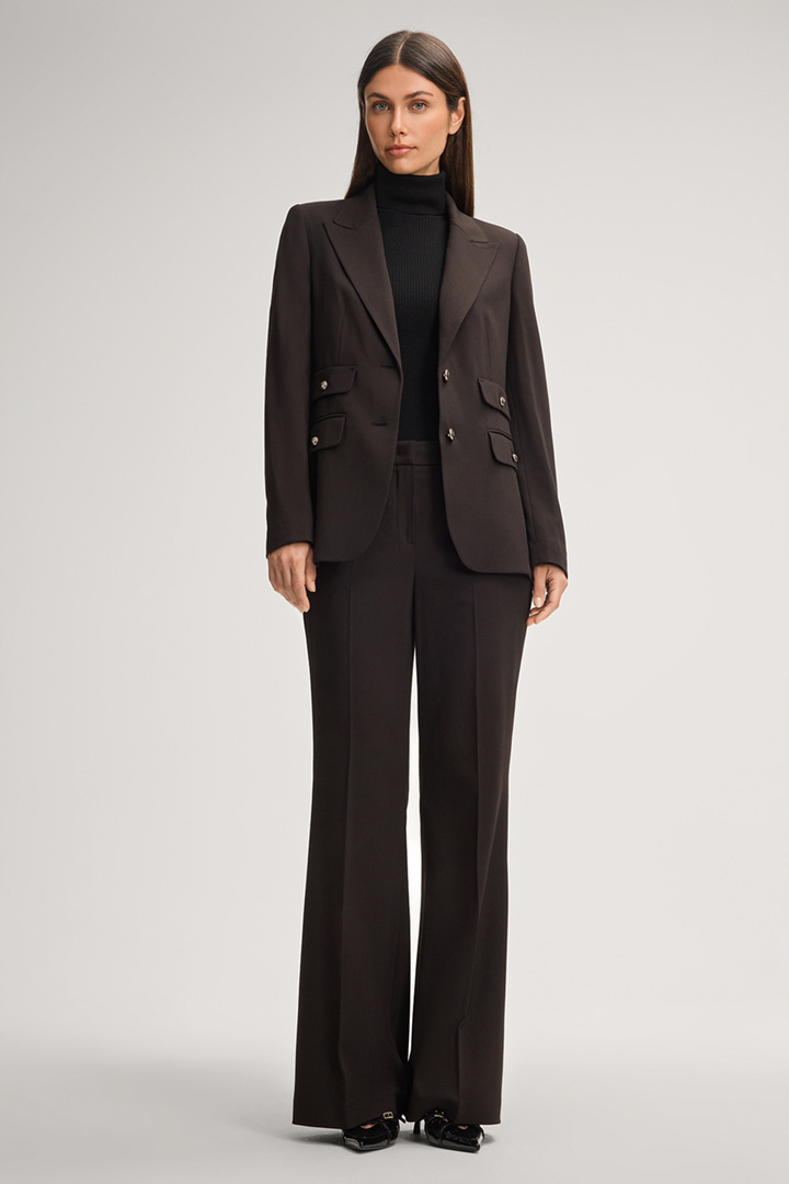 Leads to product detail page "Johna blazer in dark brown"