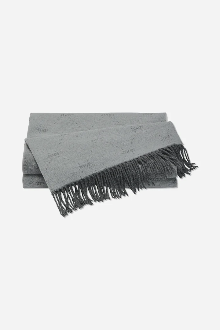 Führt zu Produktdetailseite „JOOP! FINE-DIAMOND Plaid 130x170 cm, silber"