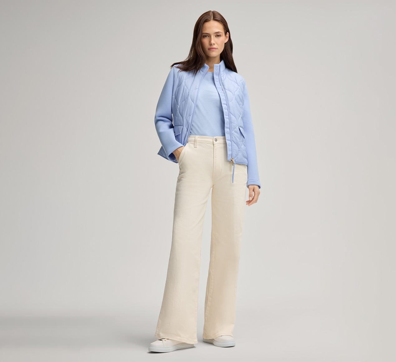 JOOP! präsentiert das Produkt Steppjacke Oline in Hellblau aus der Kategorie Jacken & Mäntel