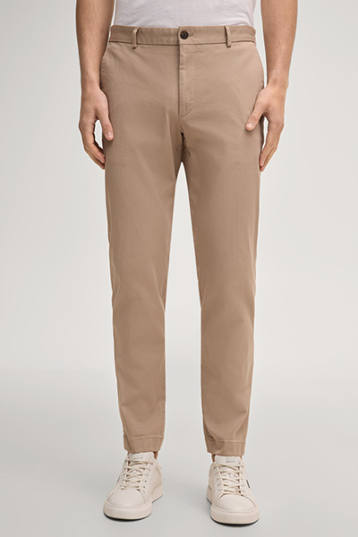 Hank Chinos in Beige